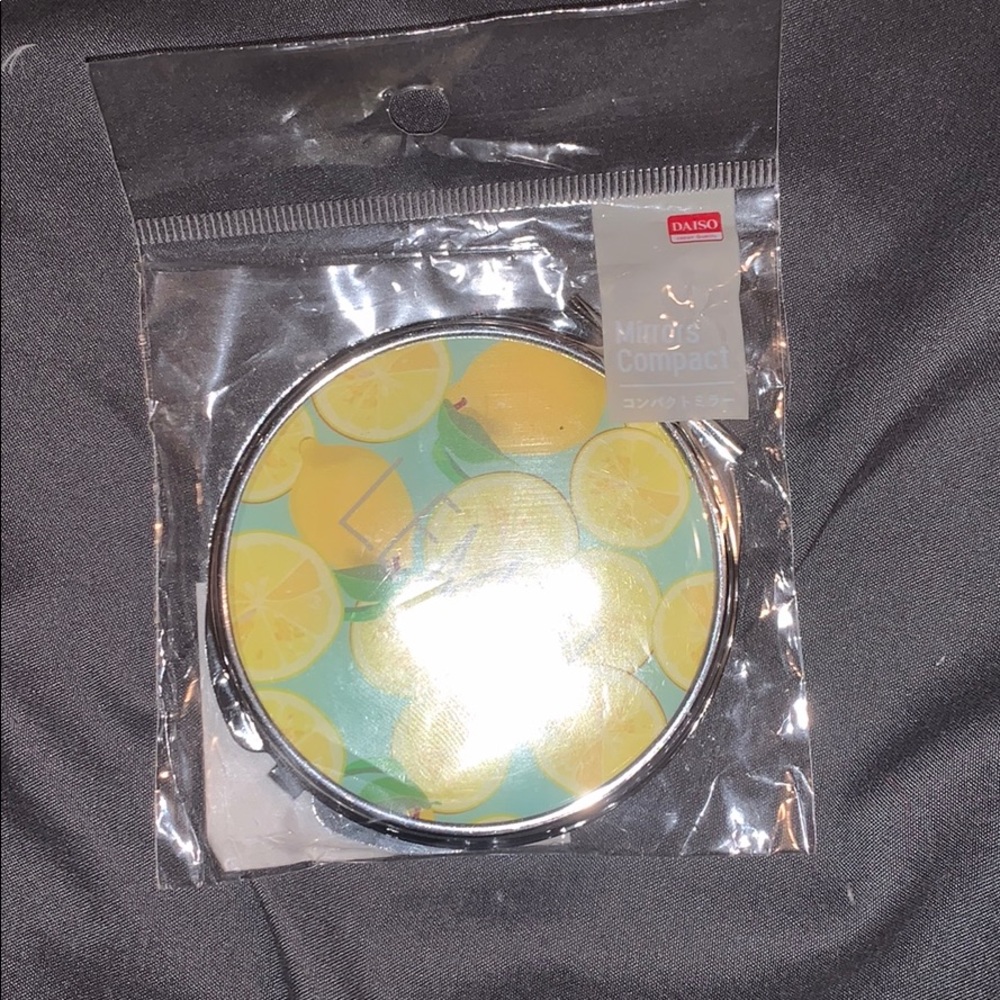 Small travel mirror